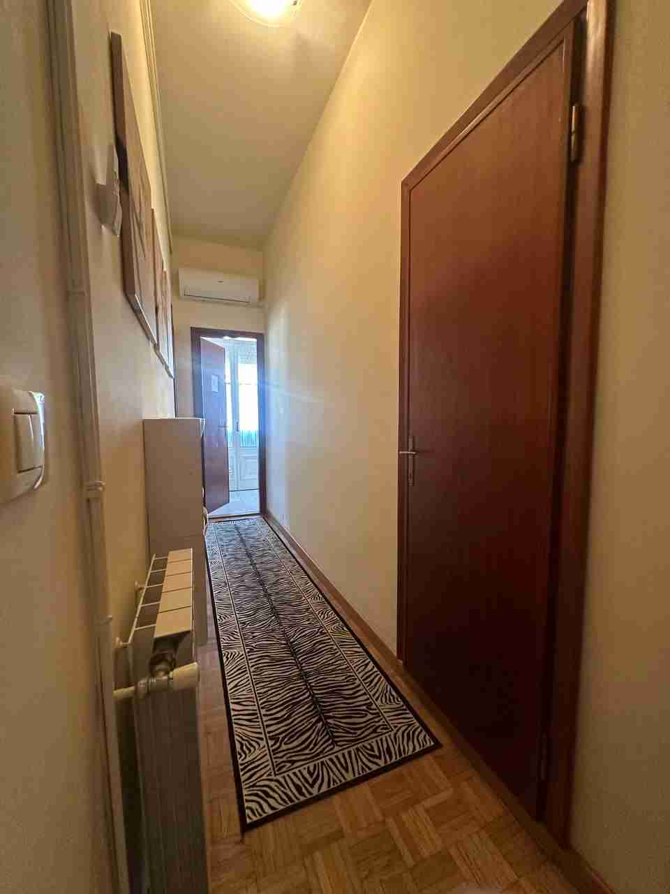 photo_5882037873597859035_y