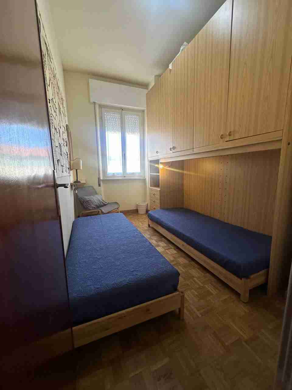 photo_5882037873597859036_y