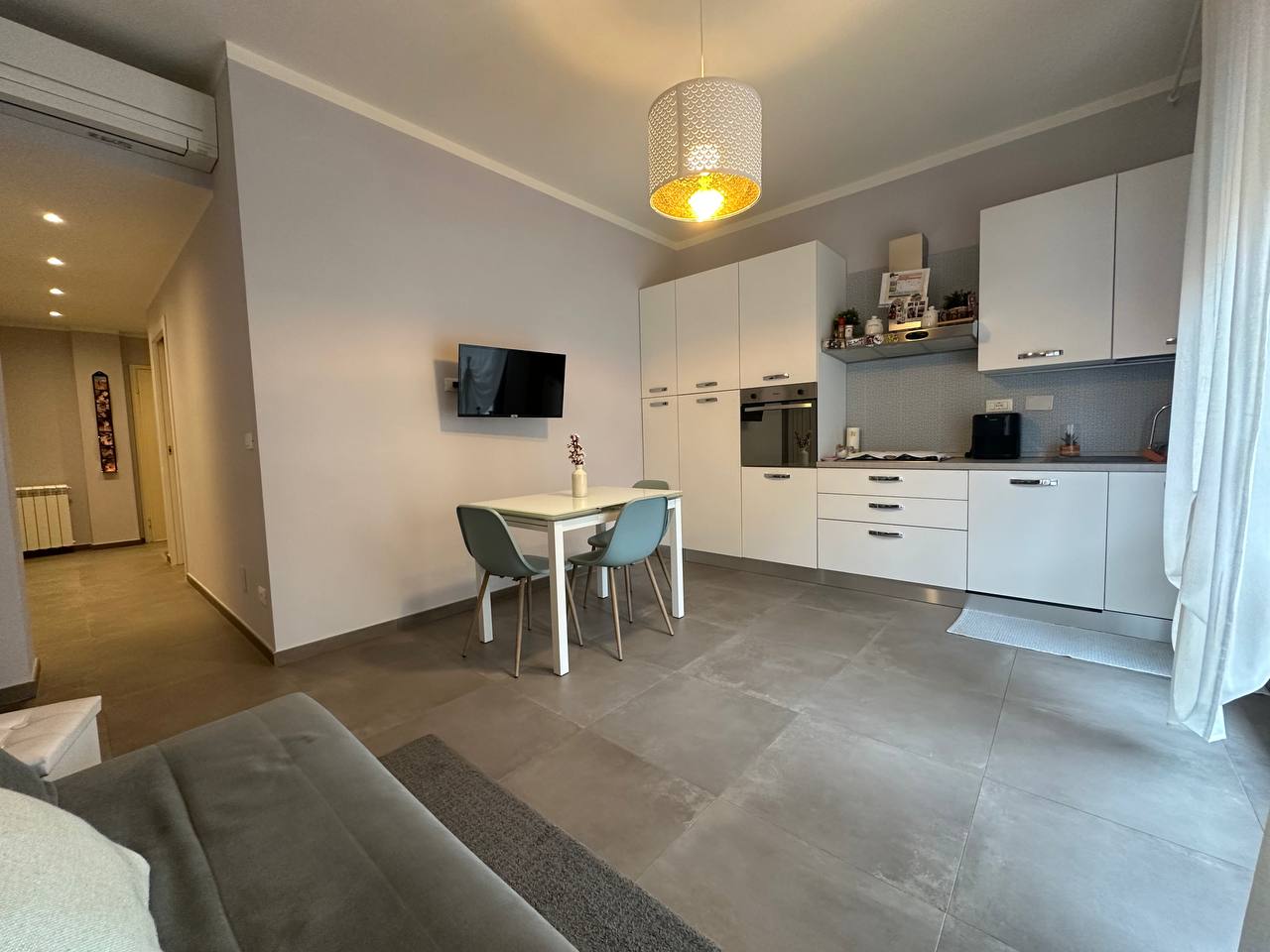 photo_5963252943501247392_y